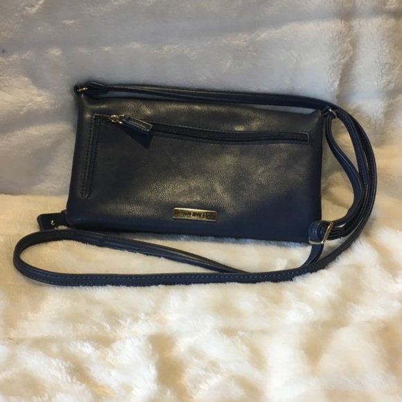 Nine West Handbags - Nine West Navy Blue Crossbody Purse